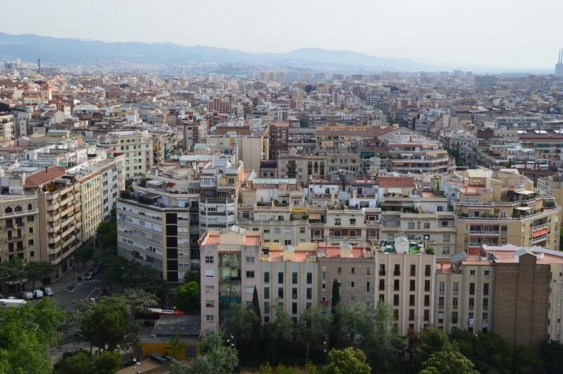 サグラダ・ファミリアから見下ろすバルセロナの街並み