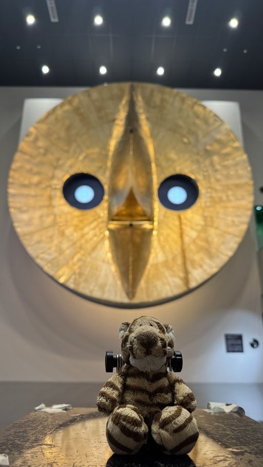 太陽の塔の初代黄金の顔